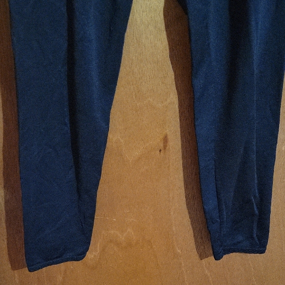 Women's Leggings - Picture 2 of 4